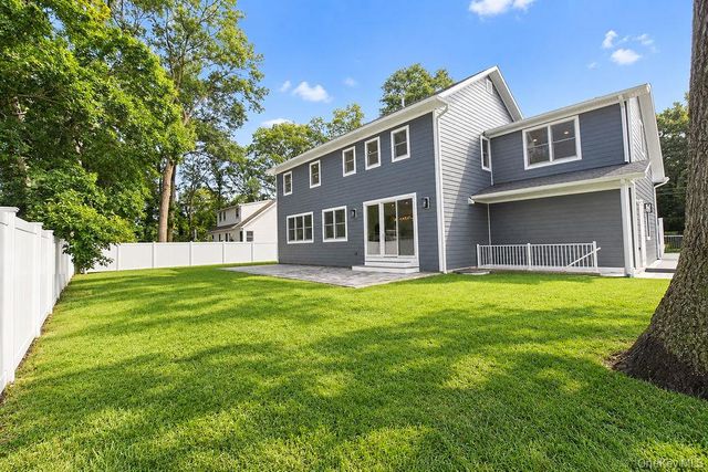 218 W Tyler Avenue, Miller Place, NY 11764