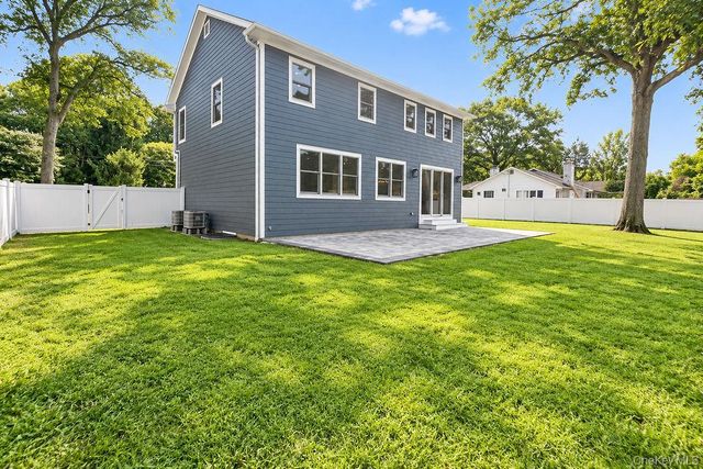 218 W Tyler Avenue, Miller Place, NY 11764