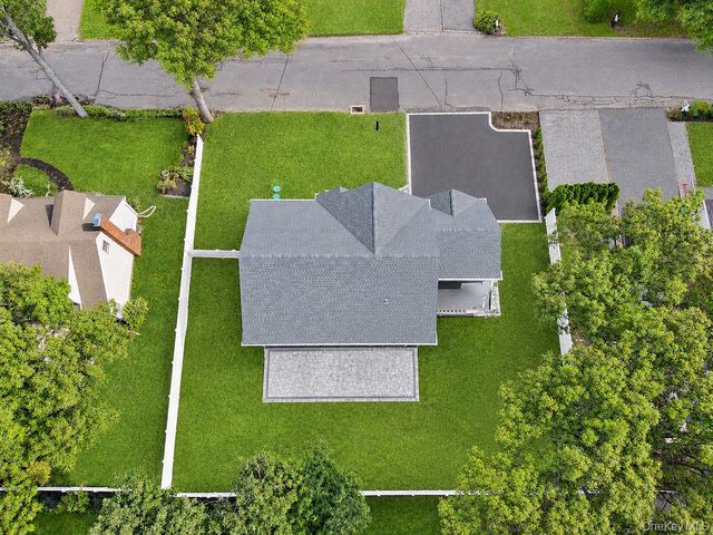 218 W Tyler Avenue, Miller Place, NY 11764