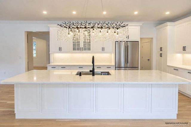218 W Tyler Avenue, Miller Place, NY 11764