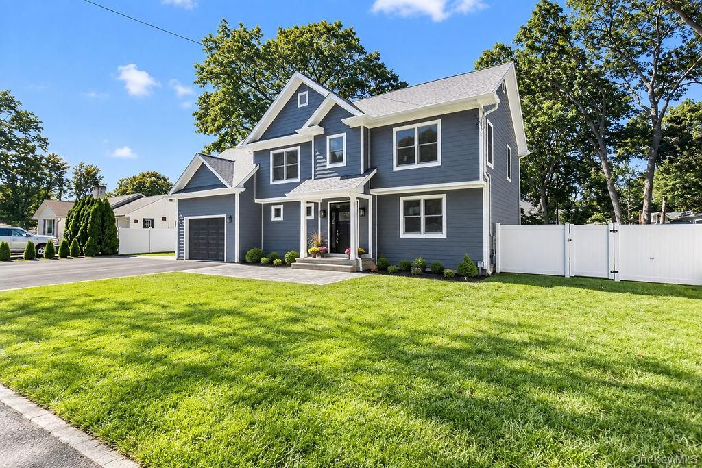 218 W Tyler Avenue, Miller Place, NY 11764 — photo 3