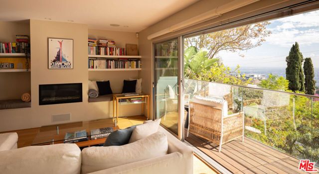 2158 Sunset Plaza Drive, Los Angeles, CA 90069