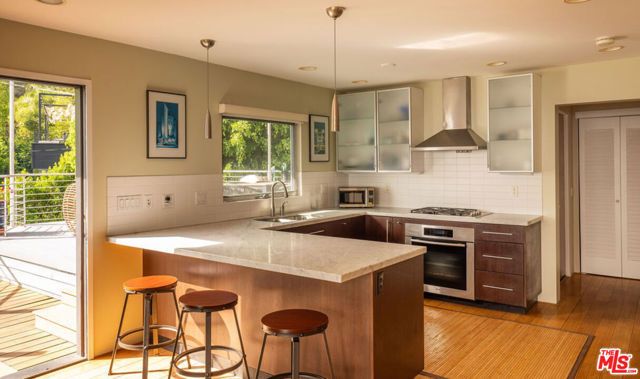 2158 Sunset Plaza Drive, Los Angeles, CA 90069
