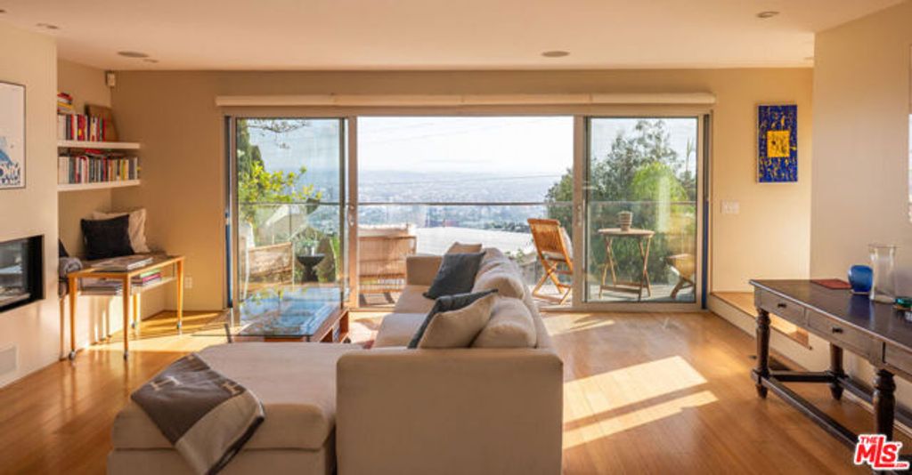 2158 Sunset Plaza Drive, Los Angeles, CA 90069
