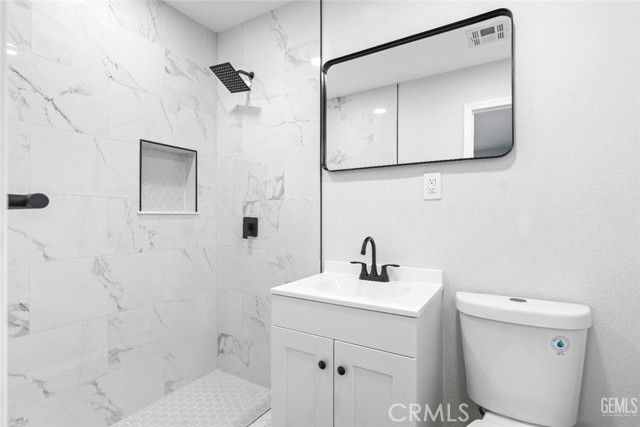 3013 Arnold Street, Bakersfield, CA 93305