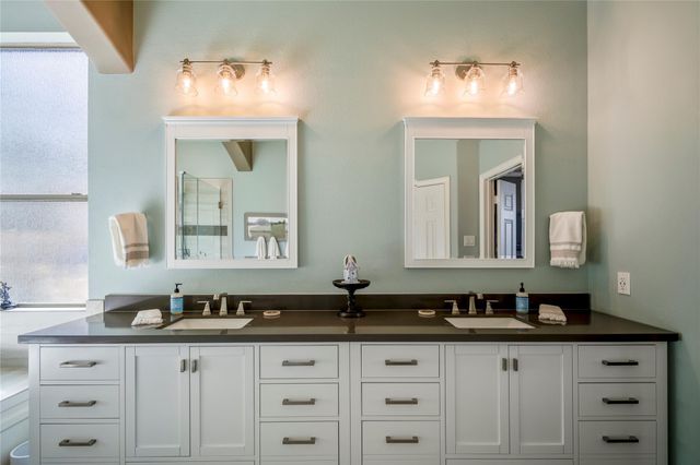 9007 Gable Glen Lane, Houston, TX 77095