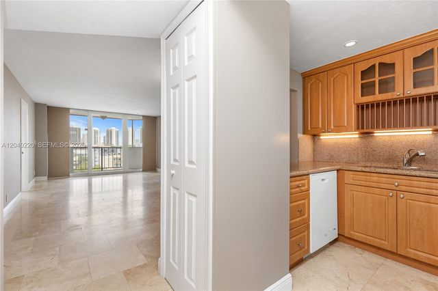 3545 NE 166th Street 805, North Miami Beach, FL 33160