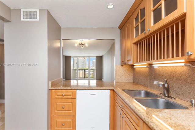 3545 NE 166th Street 805, North Miami Beach, FL 33160