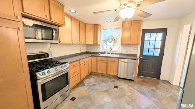 125 W AUTUMN Lane, East Peoria, IL 61611