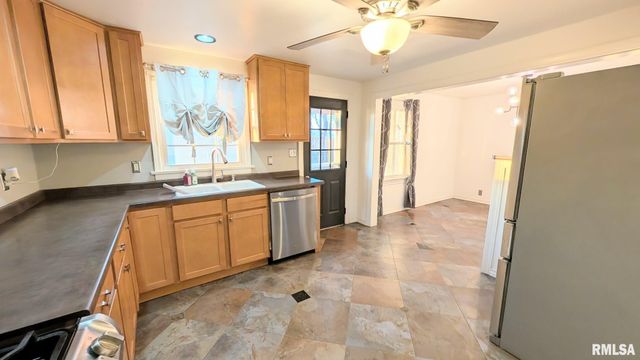 125 W AUTUMN Lane, East Peoria, IL 61611