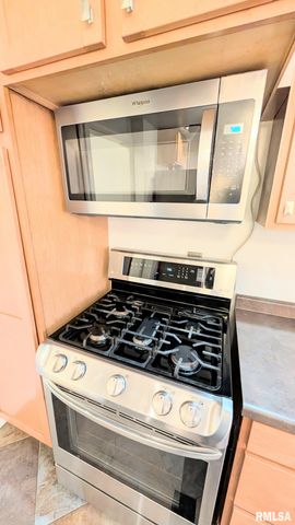 125 W AUTUMN Lane, East Peoria, IL 61611