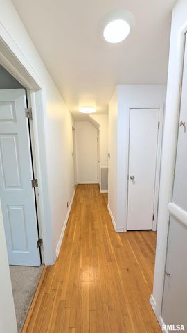 125 W AUTUMN Lane, East Peoria, IL 61611