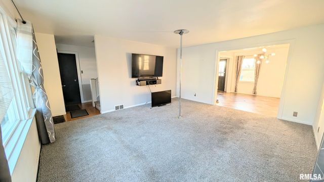 125 W AUTUMN Lane, East Peoria, IL 61611