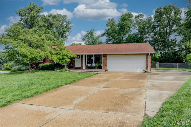 12150 Greenwalk Drive, Unincorporated, MO 63146