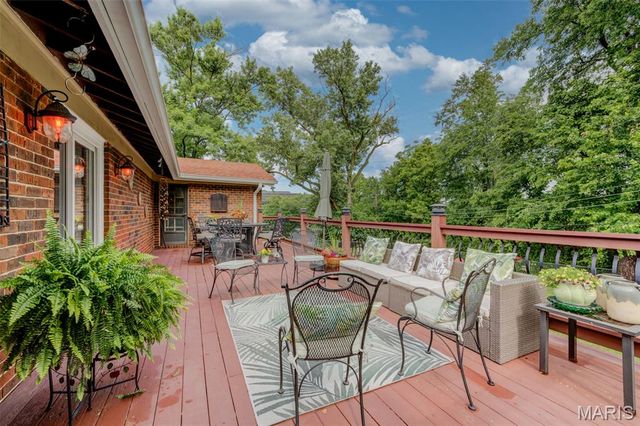 12150 Greenwalk Drive, Unincorporated, MO 63146