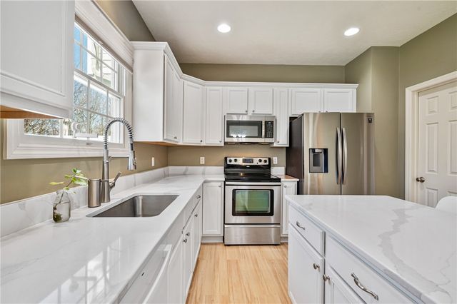 329 Marshall Heights Dr, Marshall, PA 15090