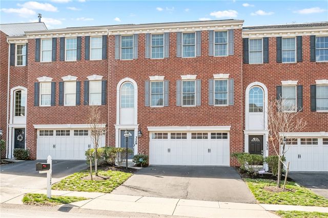 329 Marshall Heights Dr, Marshall, PA 15090