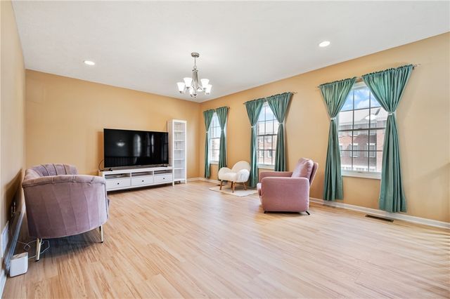 329 Marshall Heights Dr, Marshall, PA 15090