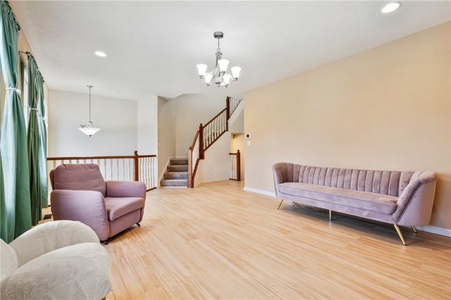 329 Marshall Heights Dr, Marshall, PA 15090