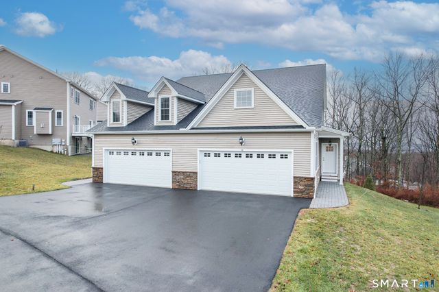 52 Brookview Circle 52, Bristol, CT 06010