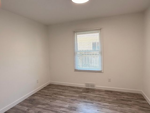 6145 N Dowling Avenue, Westland, MI 48185