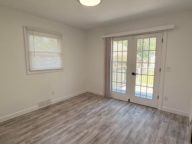 6145 N Dowling Avenue, Westland, MI 48185