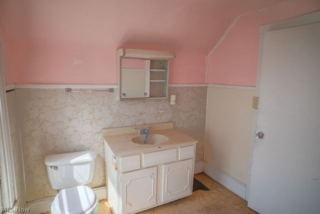 911 Dickel Avenue, Parkersburg, WV 26101