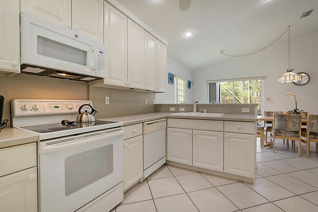 7008 SE Twin Oaks Circle, Stuart, FL 34997