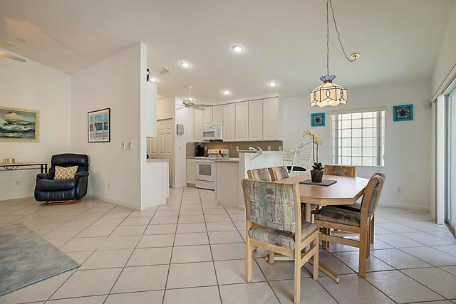 7008 SE Twin Oaks Circle, Stuart, FL 34997