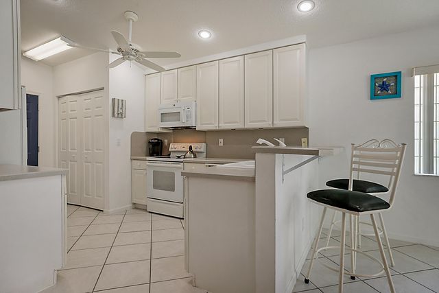 7008 SE Twin Oaks Circle, Stuart, FL 34997