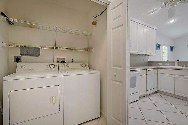 7008 SE Twin Oaks Circle, Stuart, FL 34997