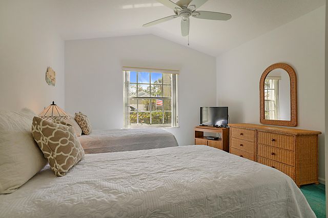 7008 SE Twin Oaks Circle, Stuart, FL 34997