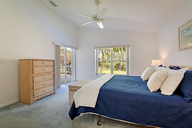 7008 SE Twin Oaks Circle, Stuart, FL 34997