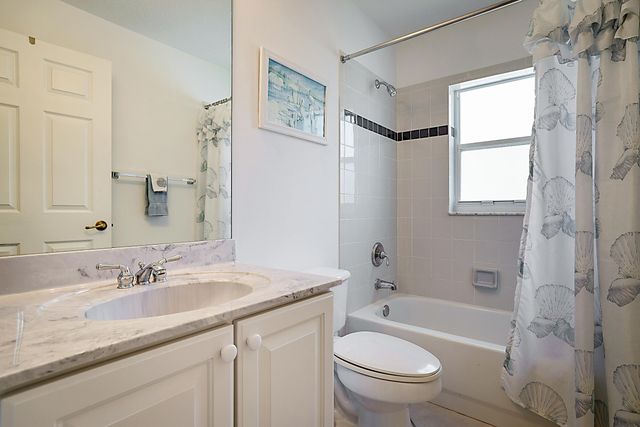 7008 SE Twin Oaks Circle, Stuart, FL 34997