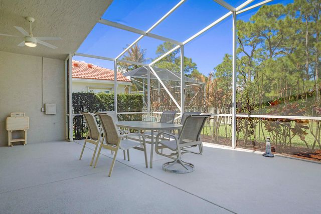 7008 SE Twin Oaks Circle, Stuart, FL 34997