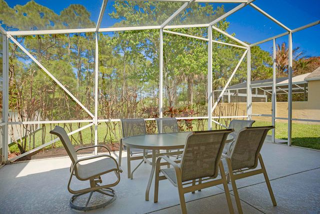 7008 SE Twin Oaks Circle, Stuart, FL 34997