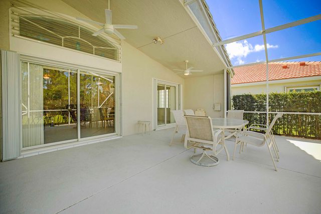 7008 SE Twin Oaks Circle, Stuart, FL 34997