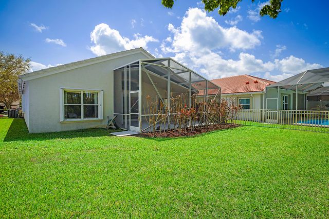 7008 SE Twin Oaks Circle, Stuart, FL 34997