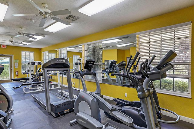 7008 SE Twin Oaks Circle, Stuart, FL 34997