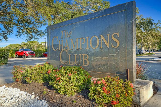 7008 SE Twin Oaks Circle, Stuart, FL 34997