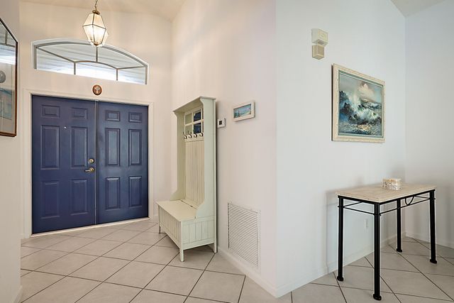 7008 SE Twin Oaks Circle, Stuart, FL 34997