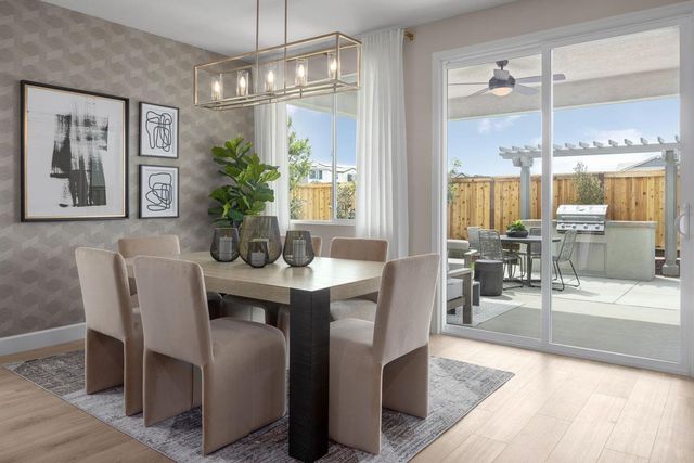 336 Miramar Dr, Lathrop, CA 95330