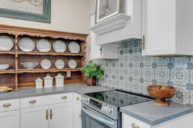 627 W Monterey Street, Denison, TX 75020