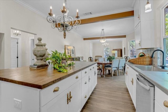 627 W Monterey Street, Denison, TX 75020