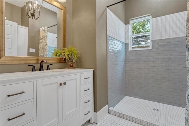 627 W Monterey Street, Denison, TX 75020