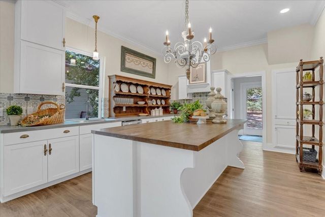 627 W Monterey Street, Denison, TX 75020