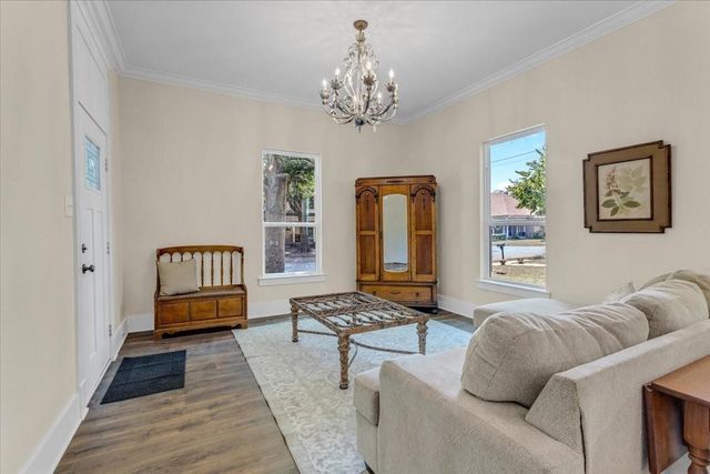 627 W Monterey Street, Denison, TX 75020