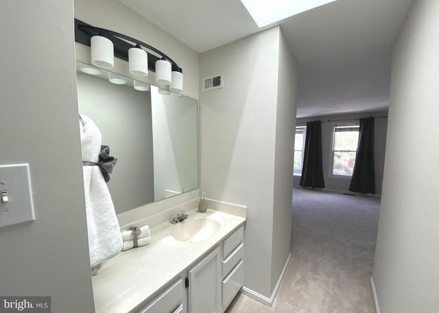 11198 SILENTWOOD LN, Reston, VA 20191