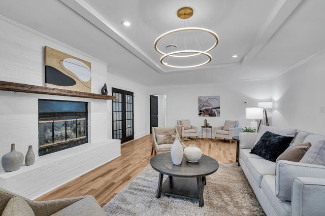 818 Bresslyn Rd, Nashville, TN 37205