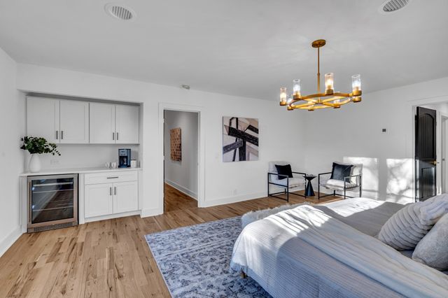 818 Bresslyn Rd, Nashville, TN 37205